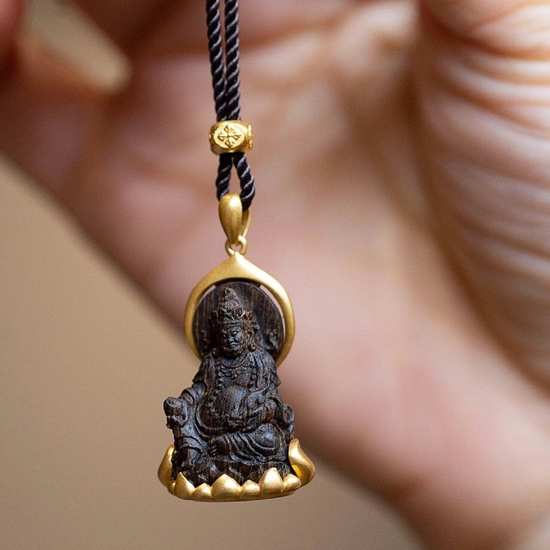 Yellow God of Wealth Pendant M - огляд і ціна Ethnic Fashion Meaning