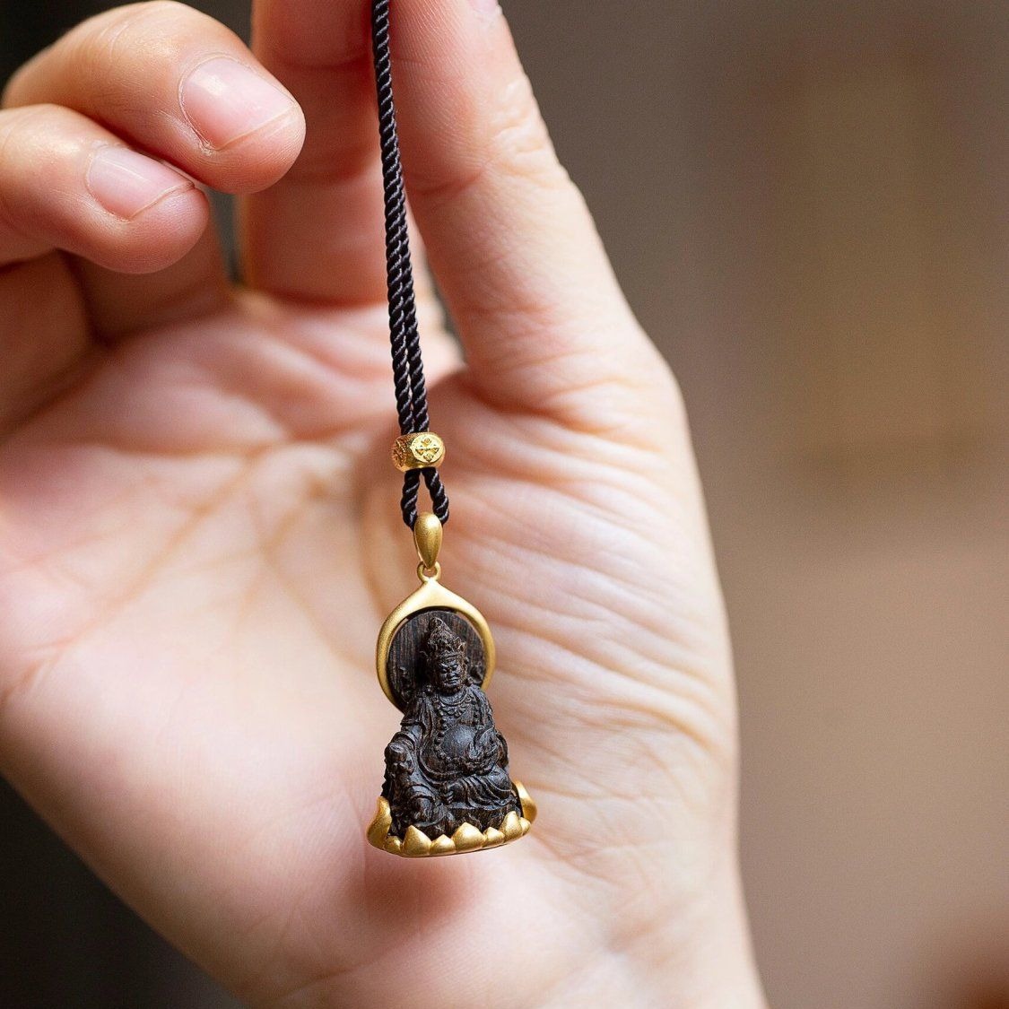 Yellow God of Wealth Pendant M - огляд і ціна Ethnic Fashion Meaning