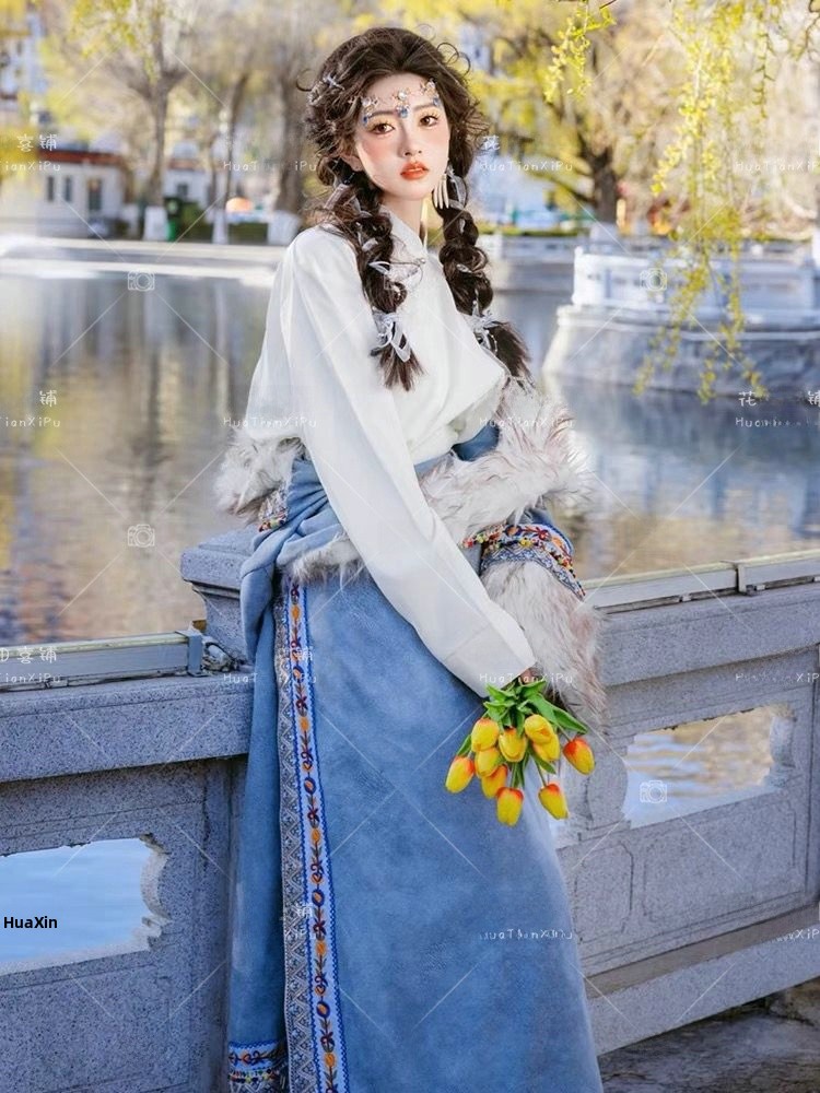 Tibetan Ethnic Women's  Robe F - огляд і ціна Ethnic Fashion Photography