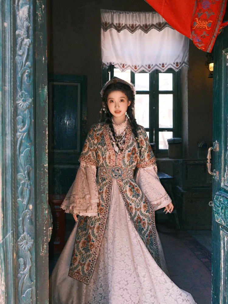 Princess Style Uygur Ethnic Mi - огляд і ціна Ethnic Fashion Photography