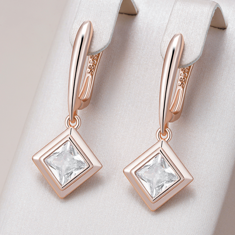 Kinel Hot Shiny Square Natural - огляд і ціна Ethnic Wear In Fashion
