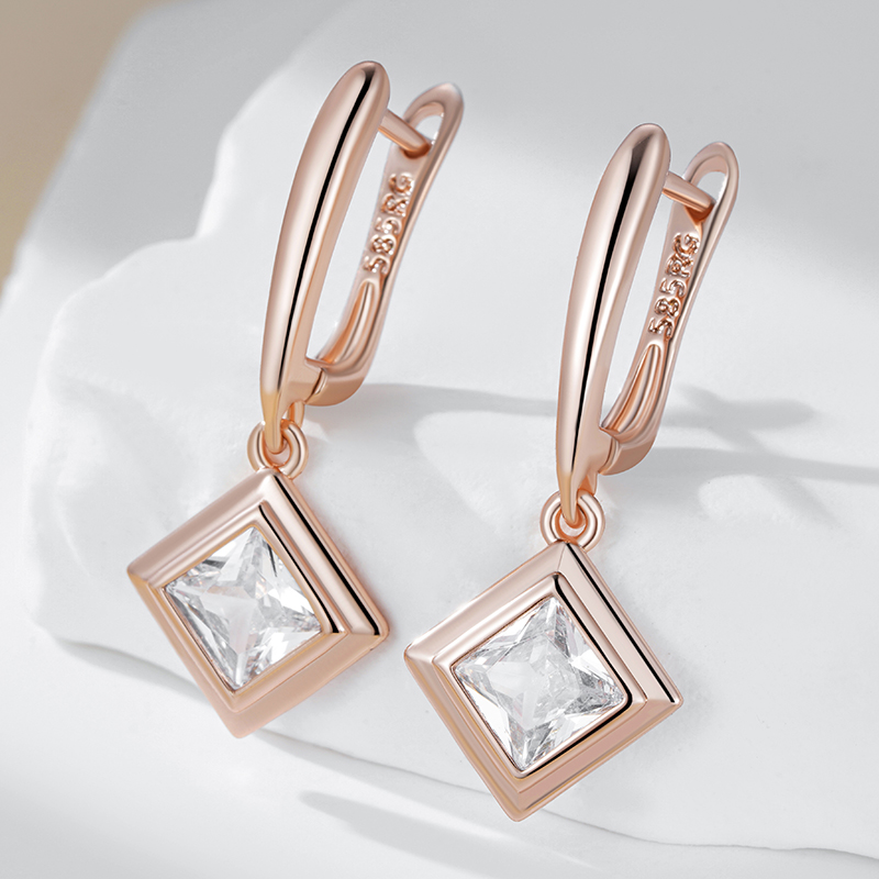 Kinel Hot Shiny Square Natural - огляд і ціна Ethnic Wear In Fashion