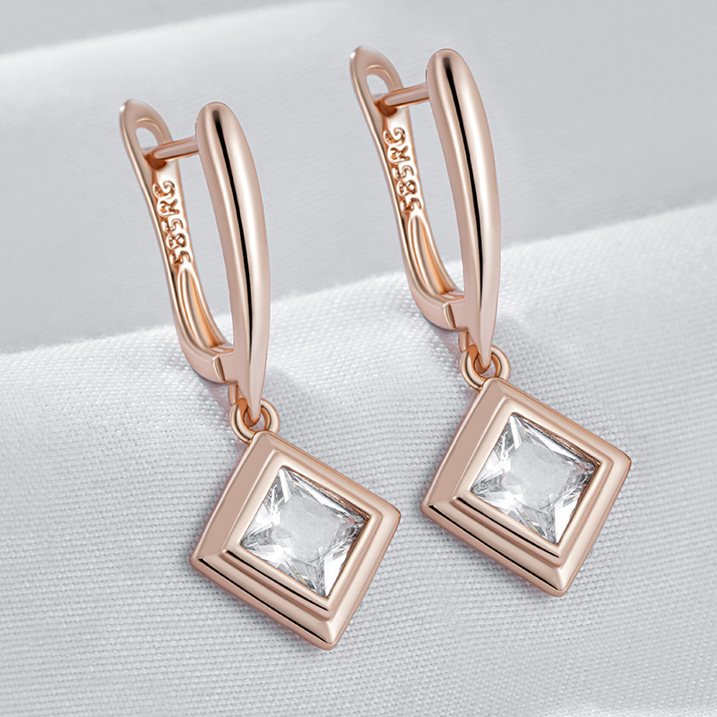 Kinel Hot Shiny Square Natural - огляд і ціна Ethnic Wear In Fashion